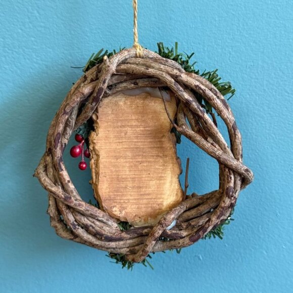 Santa-Themed Rustic Wreath Ornament With Pinecones & Faux Berries Grapevine - Picture 4 of 9